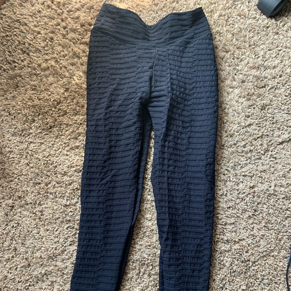 Black ruched leggings